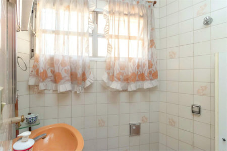 Casa a venda na Moóca 250m² três dormitórios sendo uma suíte duas vagas de garagem.