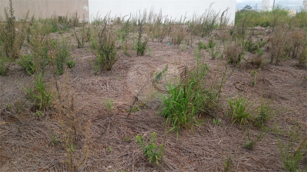 Lote no Jardim do Bosque, aceita financiamento ou aquisição de terreno e construção .