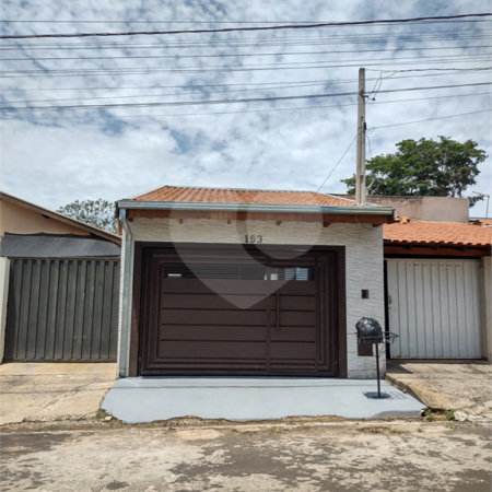 Casa térrea no Cidade Aracy .