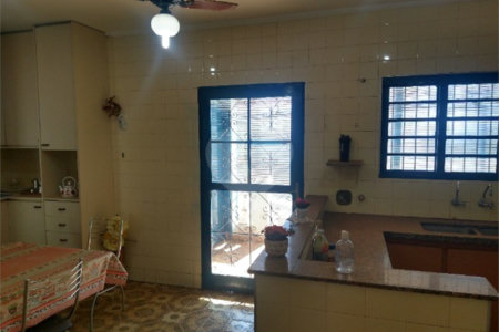 Casa térrea no Centro em Araraquara/SP, com 4 dormitórios