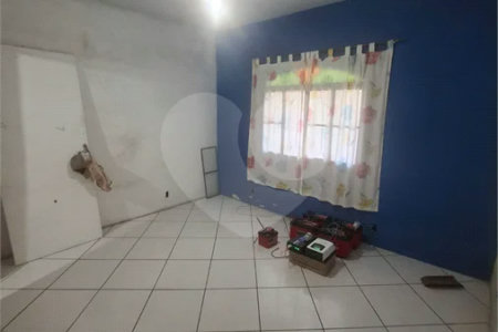 CASA LINEAR PRECISANDO DE REFORMA, 2 QUARTOS COM SUÍTE À VENDA, 121M² DE AREA CONSTRUIDA- CAMPO GRANDE