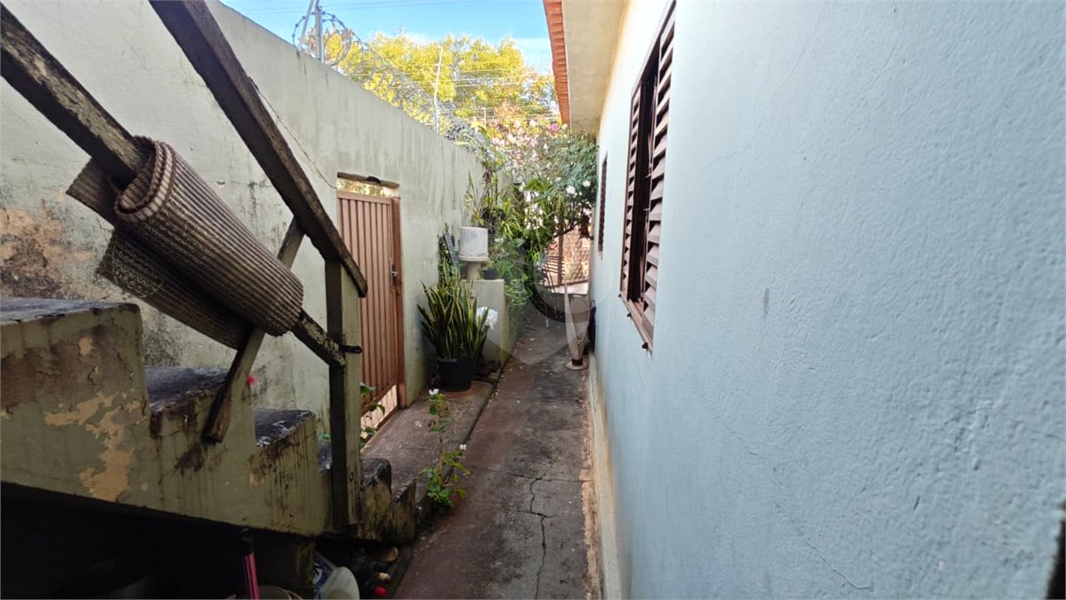 Oportunidade Única no Santa Felícia: Casa 3 dormitórios, Conforto, Espaço de Sobra e a Melhor Localização de São Carlos!