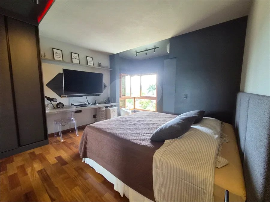 Casa em Condomínio de Alto Padrão no Suíça da Cantareira.