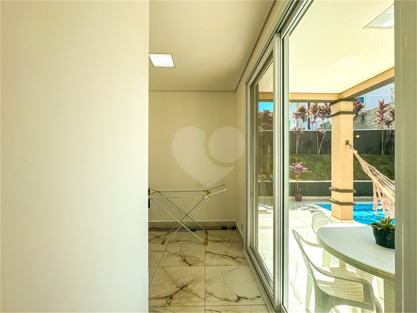 Sobrado à venda em Itupeva – 421,80 m² de terreno – 254,28 m² de área construída – 3 dormitórios – 4 banheiros – 4 vagas de garagem