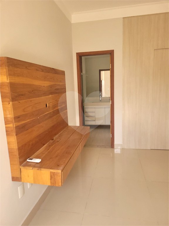 Indaiatuba- Condominio Maria Dulce-Venda e Locação - Terreno 300,00 ms - construido - 180,00 ms - Casa Terrea - 3 suites - escritório com ventilador, lavabo - cozinha com armários,forno, coifa e cooktop , ventilador - despensa - lavanderia com armarios- varanda gourmet com churrasqueira, quintal c
