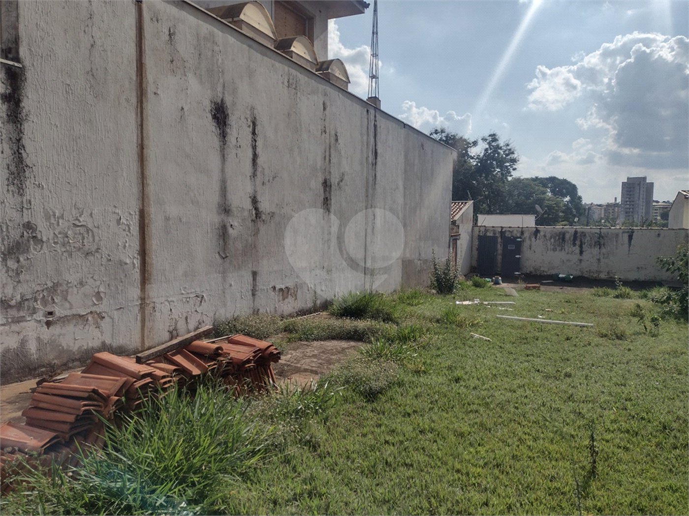 Terreno á venda no Jardim Paraíso