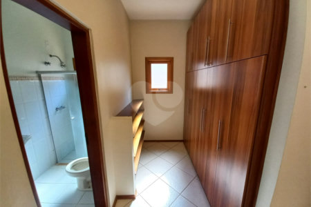Casa Térrea no Condomínio Damha I,