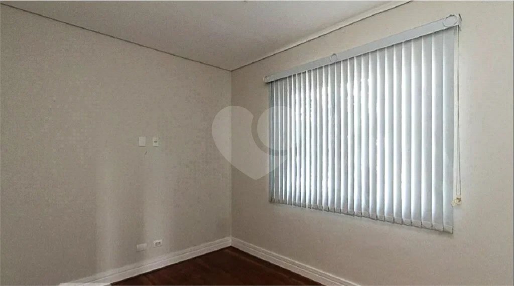Sobrado à venda no Belenzinho de 208 m² com 6 dormitórios, 4 banheiros e 2 vagas