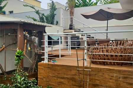 Casa á venda no condomínio Damha I