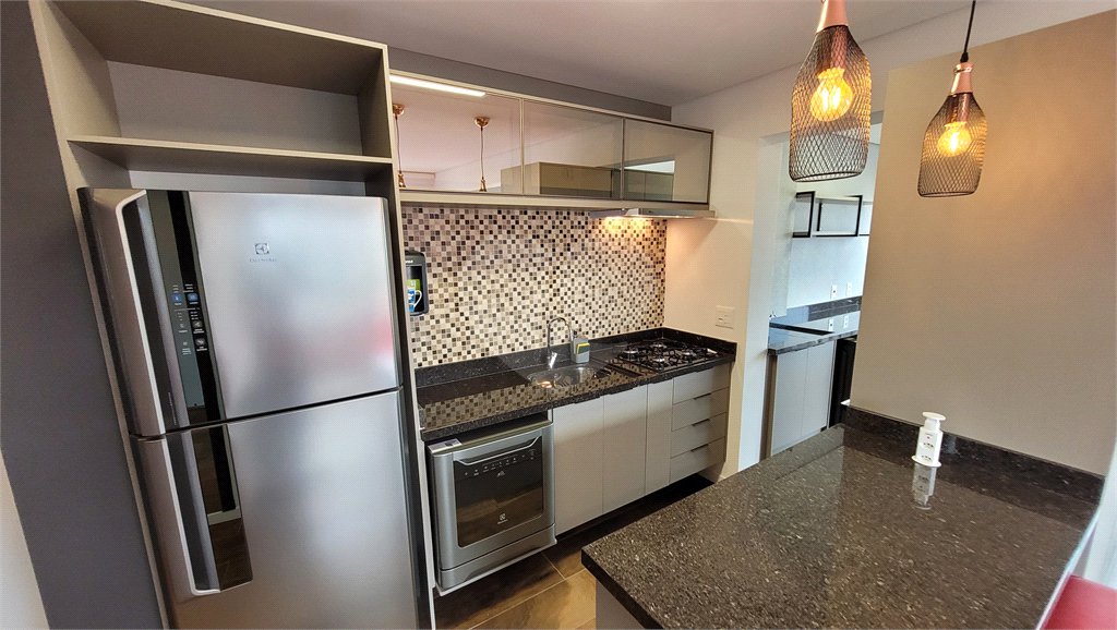 Apartamento de 2 quartos mobiliado à venda no Paraíso