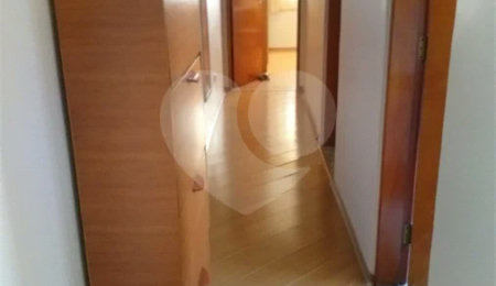 Vende-se Lindo Sobrado na Vila Santa Catarina