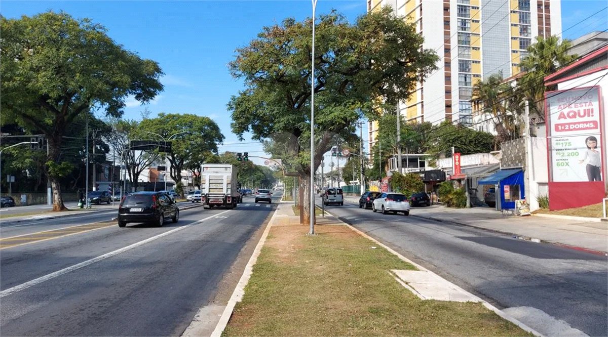 Terreno na Vila Monumento