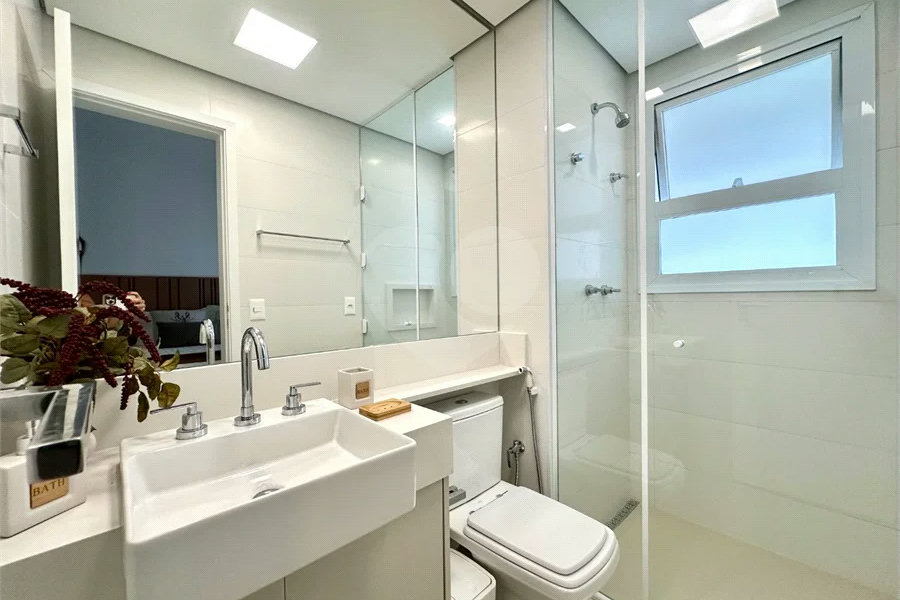 Apartamento à venda com 5 quartos, sendo 4 suítes,  em Riviera de São Lourenço, Bertioga, SP