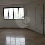 Cobertura duplex à venda na Mooca de 277m² com 3 dormitórios, 1 suíte e 3 vagas.