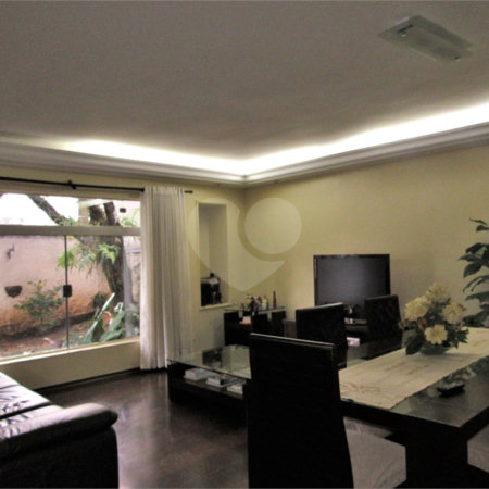 Casa Térrea à venda com 3 quartos, sendo 1 suíte, em Chácara Flora, São Paulo, SP
