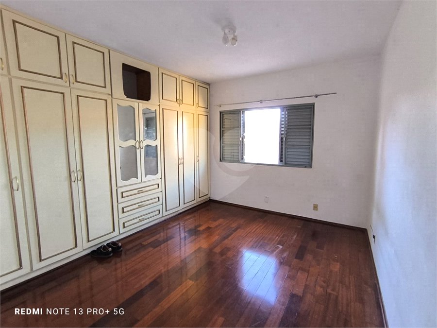 Casa á venda na Avenida Pau Brasil.