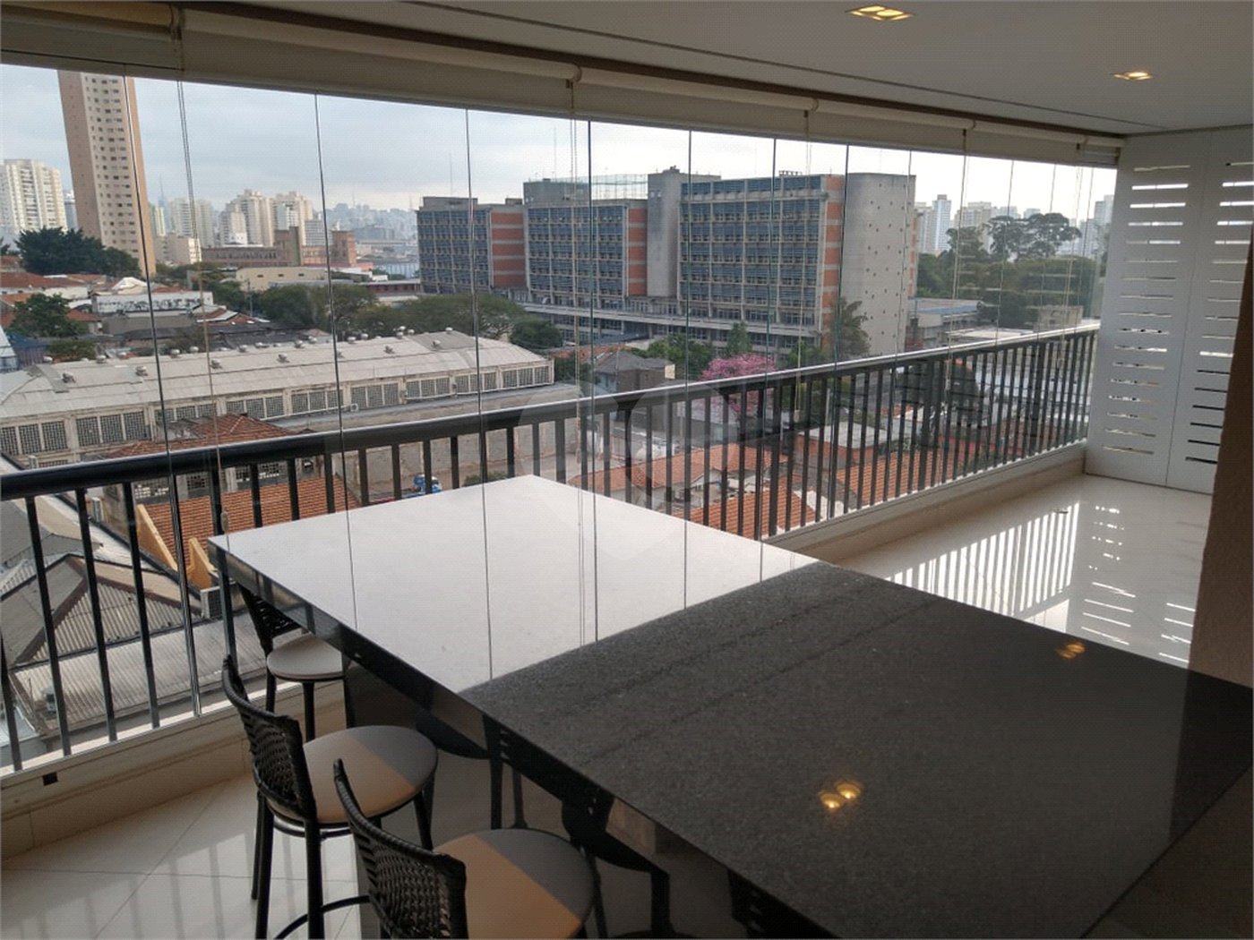 Apartamento 3 suítes, varanda gourmet, 3 vagas em Condomínio Clube na Mooca