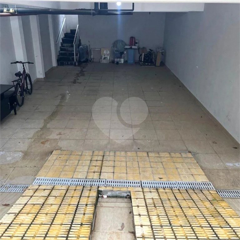 Apto a venda de 230m² no Cambuci com 3 dorms, 5 vagas, 3 suítes. Estuda permuta.