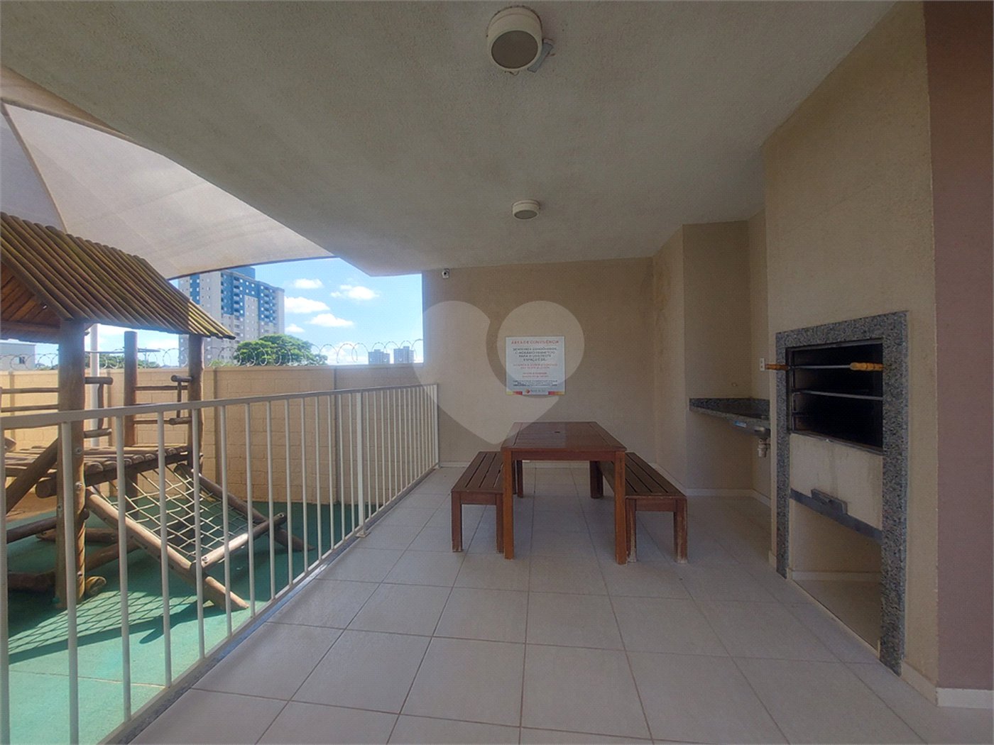 Apartamento Mobiliado no Condomínio Portal do Sol, na Avenida Getúlio Vargas