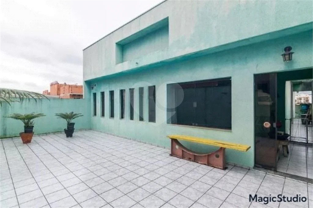 Casa com 275m², 3 quartos, 2 suítes, 8 garagens, à venda em Santo André