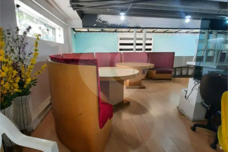 Prédio inteiro comercial á venda em Real Parque, São Paulo