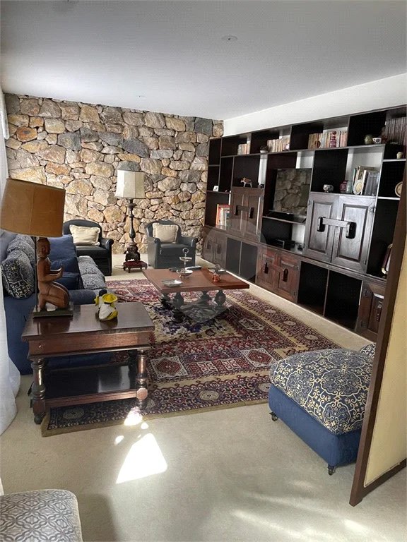 Casa à venda, 742 m², com piscina, 5 suítes, em Embu das Artes