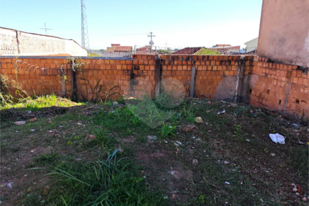 Oportunidade Comercial: Terreno de 525m² em Localização Estratégica no Parque Sissi!
