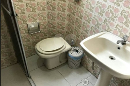 Sobrado à venda na Saúde - 169m² com 3 dormitórios e 2 vagas.