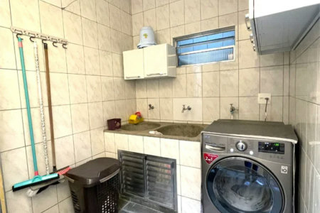 Sobrado à venda com 182m² 3 quartos, 2 vagas e churrasqueira em excelente localização