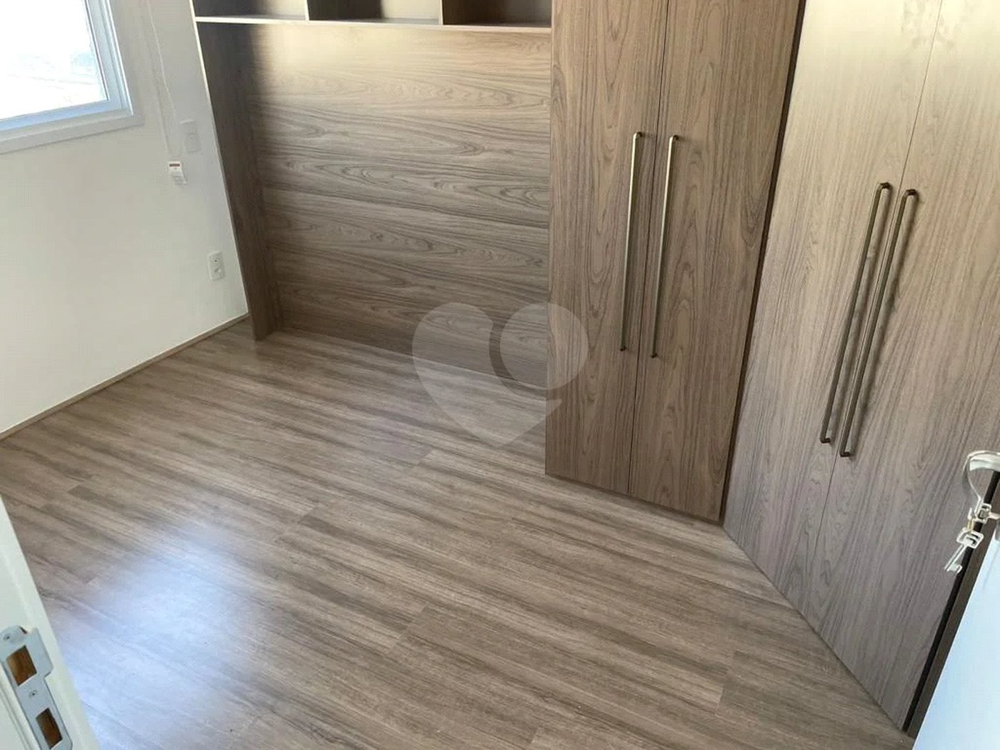 Apartamento mobiliado, novo, com 38m útil, ótima localização REF:903711