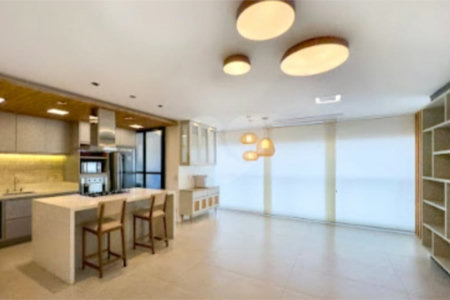 Imóvel aconchegante à venda com 2 quartos, 1 banheiro e varanda gourmet com vista livre, à 3 minutos a pé do metrô Penha.