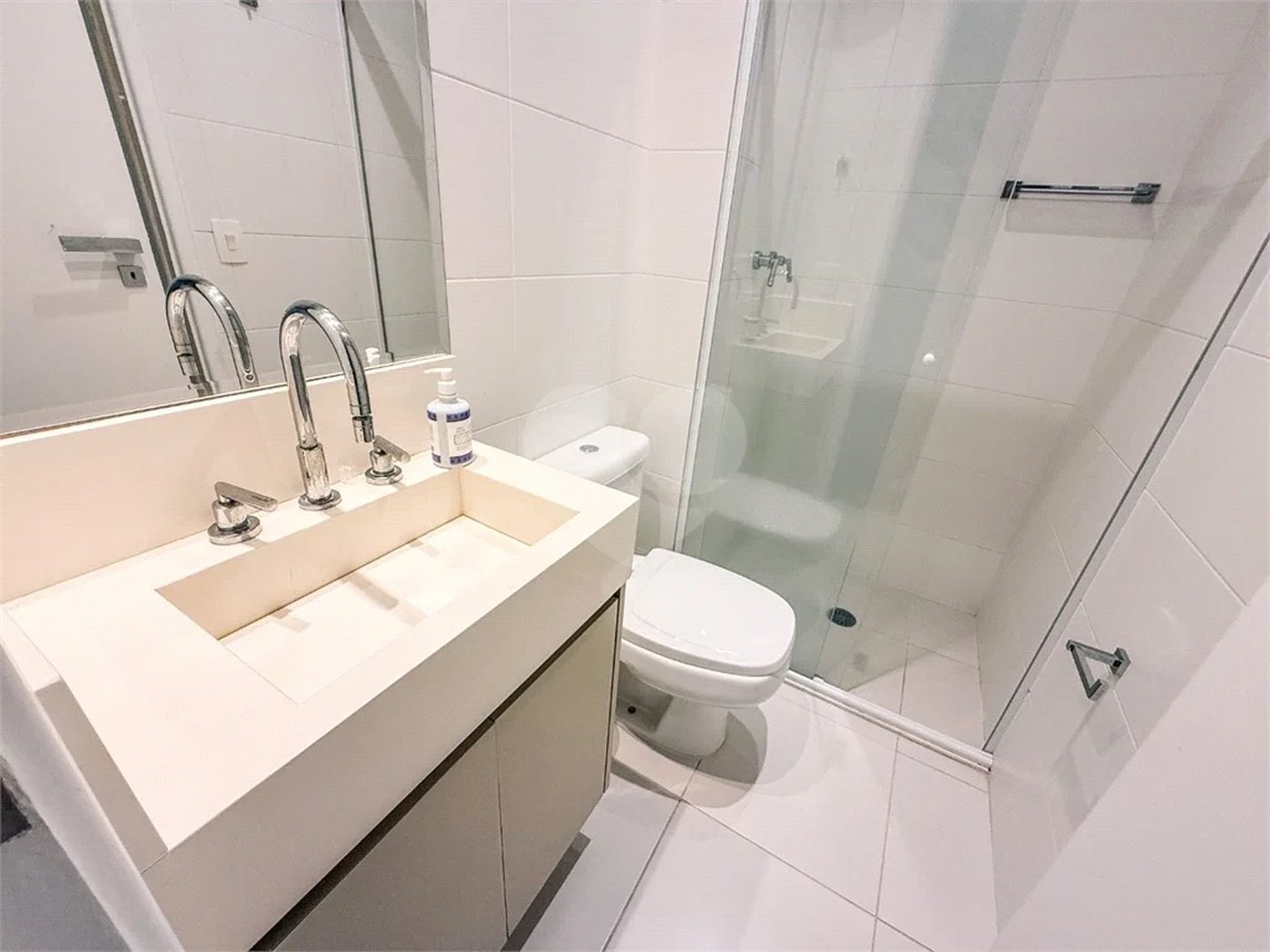 Apartamento à venda com 3 suítes em Riviera de São Lourenço, Bertioga, SP