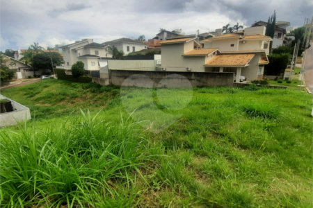 Lindo terreno a venda no condomínio Villaggio Capriccio