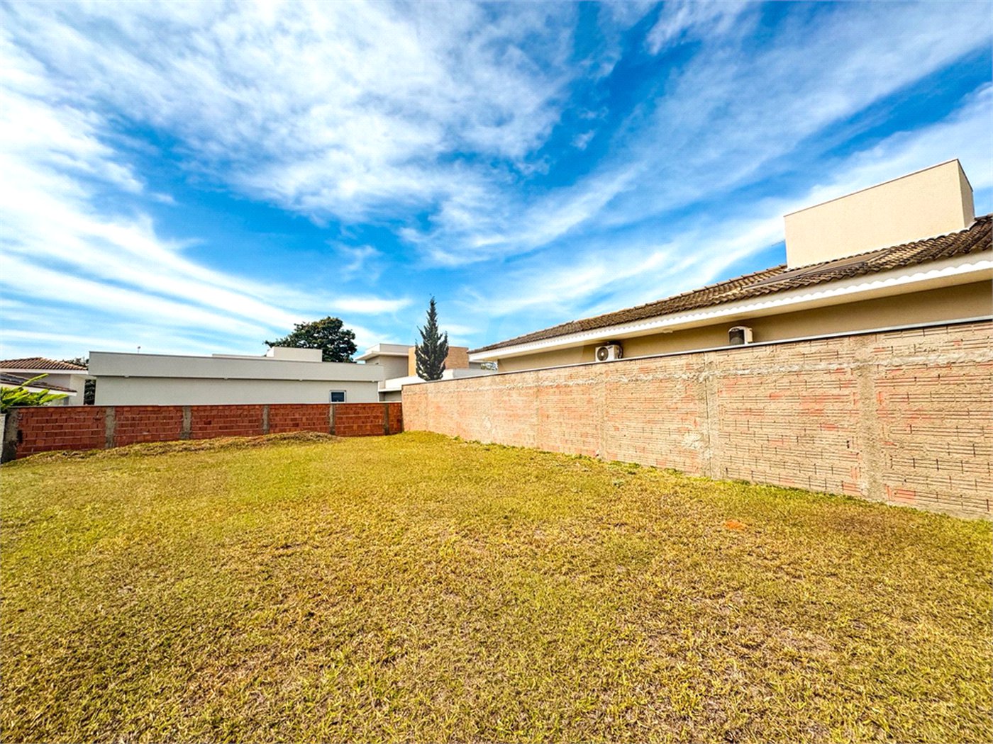 Terreno com 494m2 á venda, no condomínio Damha II, em São Carlos.