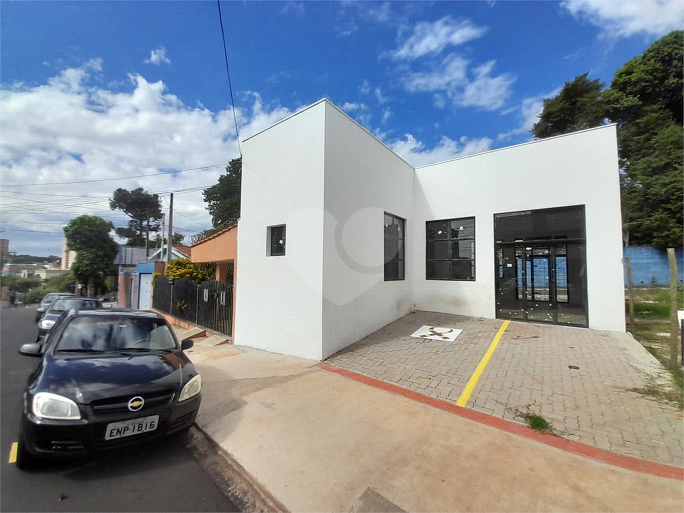 Imóvel Comercial na Rua Miguel Petroni – Localização Estratégica em Frente ao Campus da USP 1