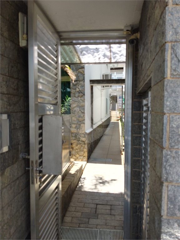 Sobrado Sofisticado de 335 m² no Coração do Jardim França