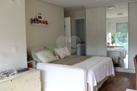 Casa Nova na Saúde c/380m2 de construção - 6 Quartos/4 suítes/4 Vagas na garagem