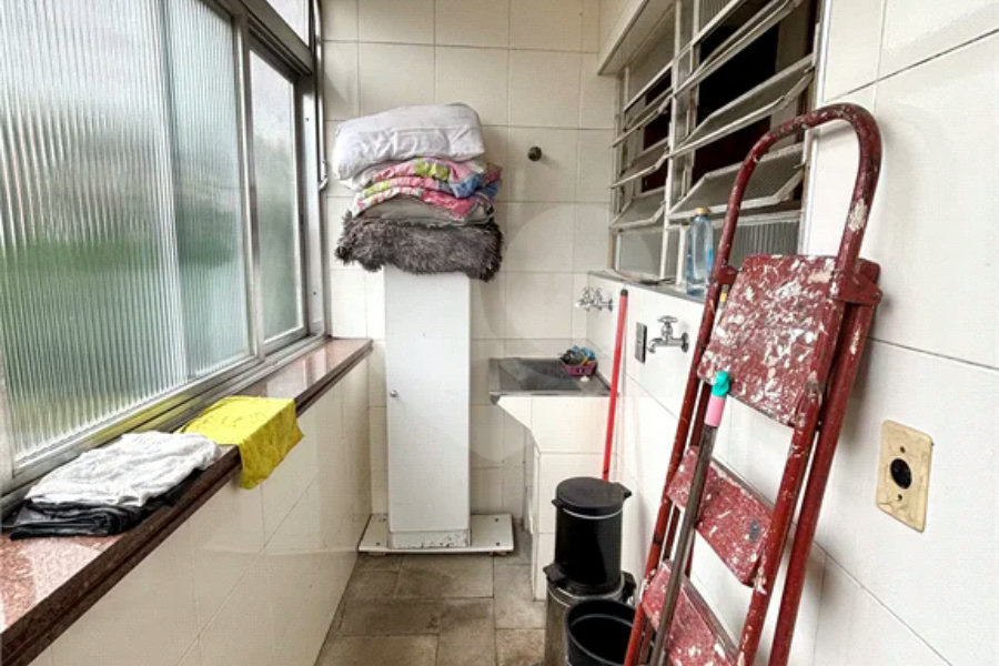 Sobrado com 3 dormitórios,1 suite, Quintal gourmet, 4 vagas à Venda no bairro Parada Inglesa em São Paulo.