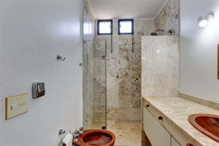 Sobrado à venda ou para alugar com 4 quartos, sendo 2 suítes, em Alto da Boa Vista, São Paulo, SP