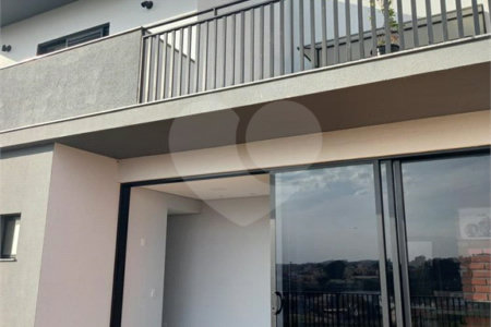 Sobrado à venda com 5 quartos, sendo 3 suítes, em Residencial Jatobás, Louveira, SP