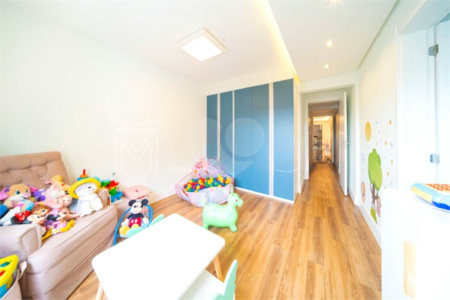Apartamento na Mooca com 204m² com sacada gourmet com 4 suítes e 4 vagas condominio clube Aceita Permuta