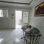 Casa térrea à venda no Douradinho com 2 quartos e edícula com mais dois quartos e 2 banheiros.
