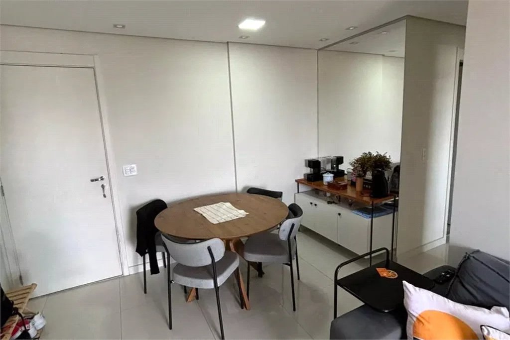 Apartamento à venda com 2 quartos, sendo 1 suíte,  em Vila Sônia, São Paulo, SP