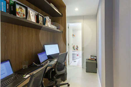 Apartamento de 149,51m2, 3 dormitórios, 1 suíte, toalete social, living 2 ambientes, 2 vagas fixas e lazer completo em Higienópolis.