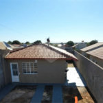Seu Novo Lar Te Espera: Casa Aconchegante, Pronta para Morar e com 2 dormitórios e Amplo Quintal!