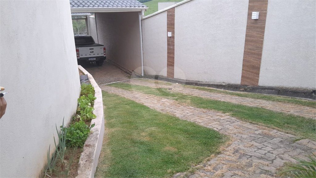 Chácara em Área Rural de Piracaia, com casa principal + 4 kitnets alugadas, excelente localização
