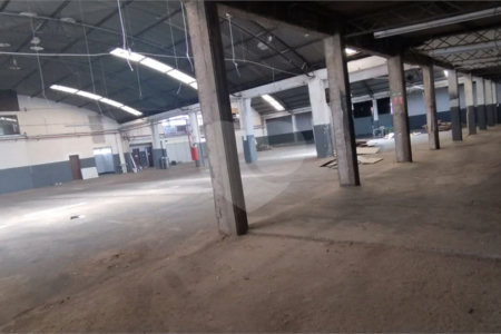 Excelente Galpão Industrial e Comercial em Jundiaí com AVCB e Zoneamento ZR3