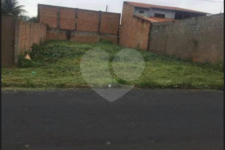 Terreno para venda, dispondo de 250,00 m² de área total, localizado na cidade de Araraquara/SP.