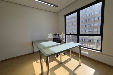 Sala Comercial à Venda no Edifício Paulista Tower – Rua Vergueiro, próximo ao Metrô Ana Rosa
