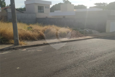 Terreno com 160,00 m² no Parque dos Flamboyant.